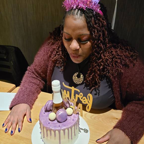 Meet your Posher, Niña - Picture 1 of 1